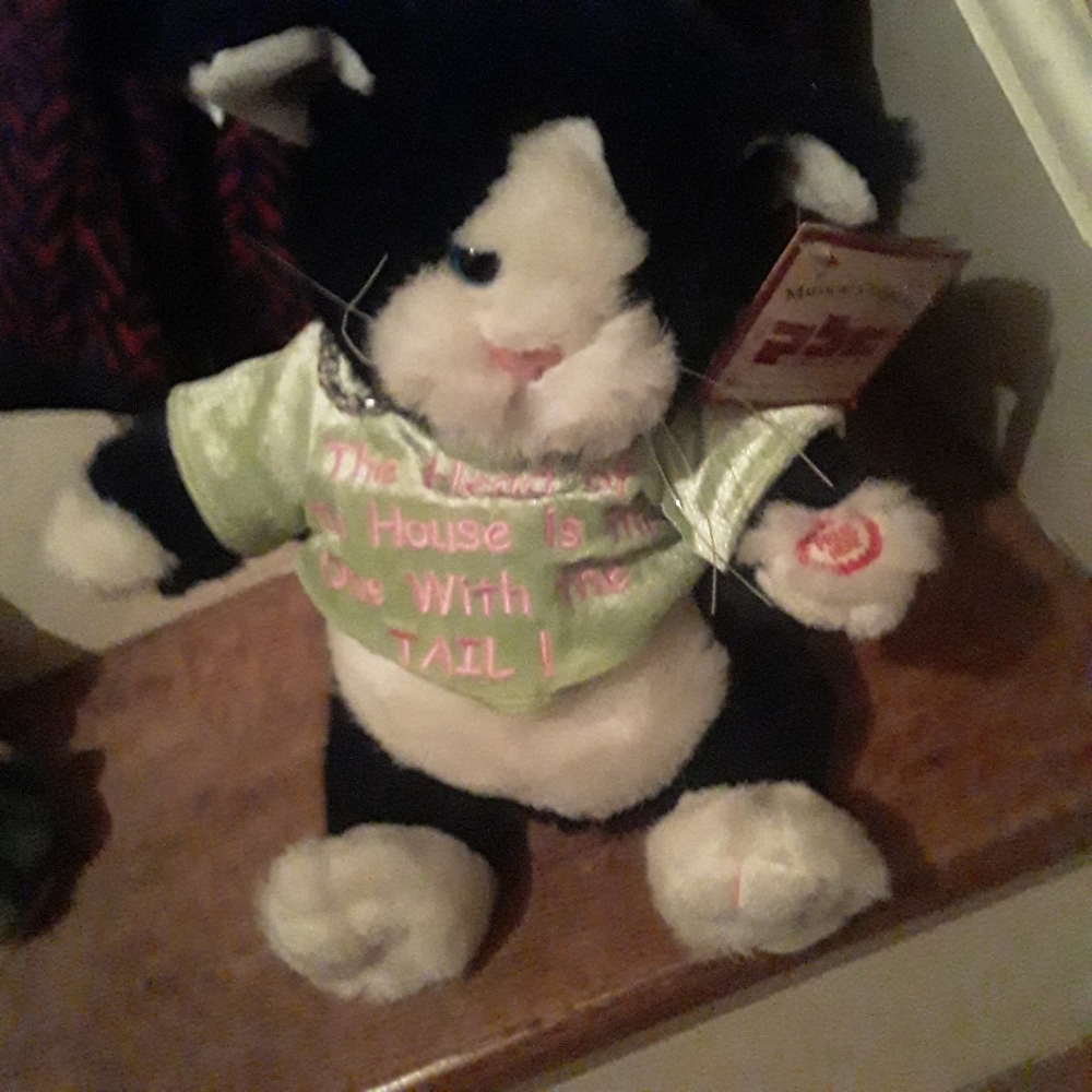 Chantilly Lane Black and White "cat. Miiaicl
